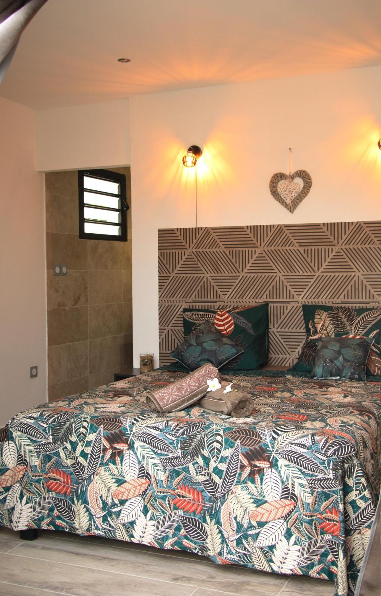 Le Beau Vallon 1- Jacuzzi Privatif Et Piscine Chauffee Partagee Saint-Benoît 外观 照片
