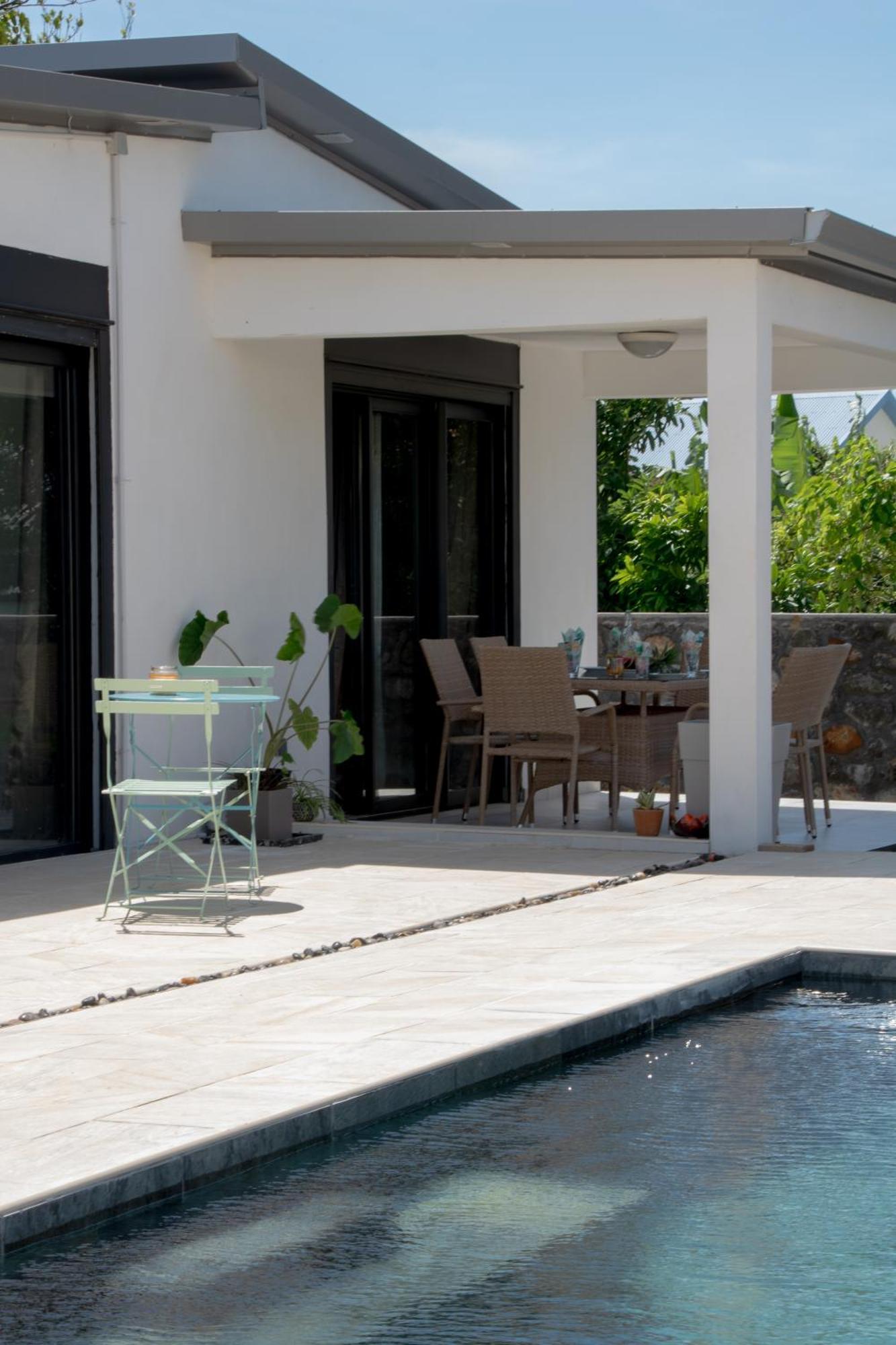 Le Beau Vallon 1- Jacuzzi Privatif Et Piscine Chauffee Partagee Saint-Benoît 外观 照片