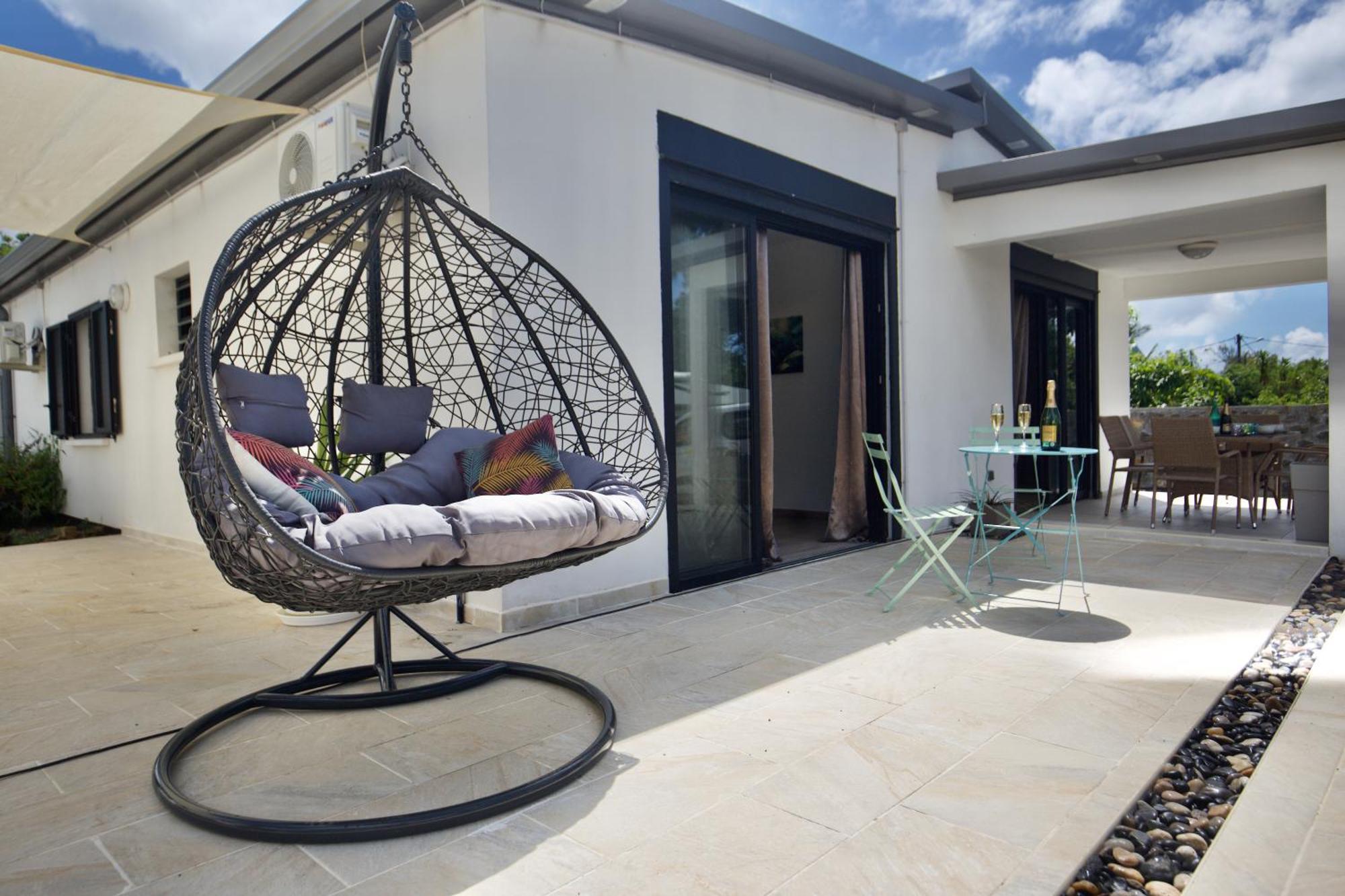 Le Beau Vallon 1- Jacuzzi Privatif Et Piscine Chauffee Partagee Saint-Benoît 外观 照片