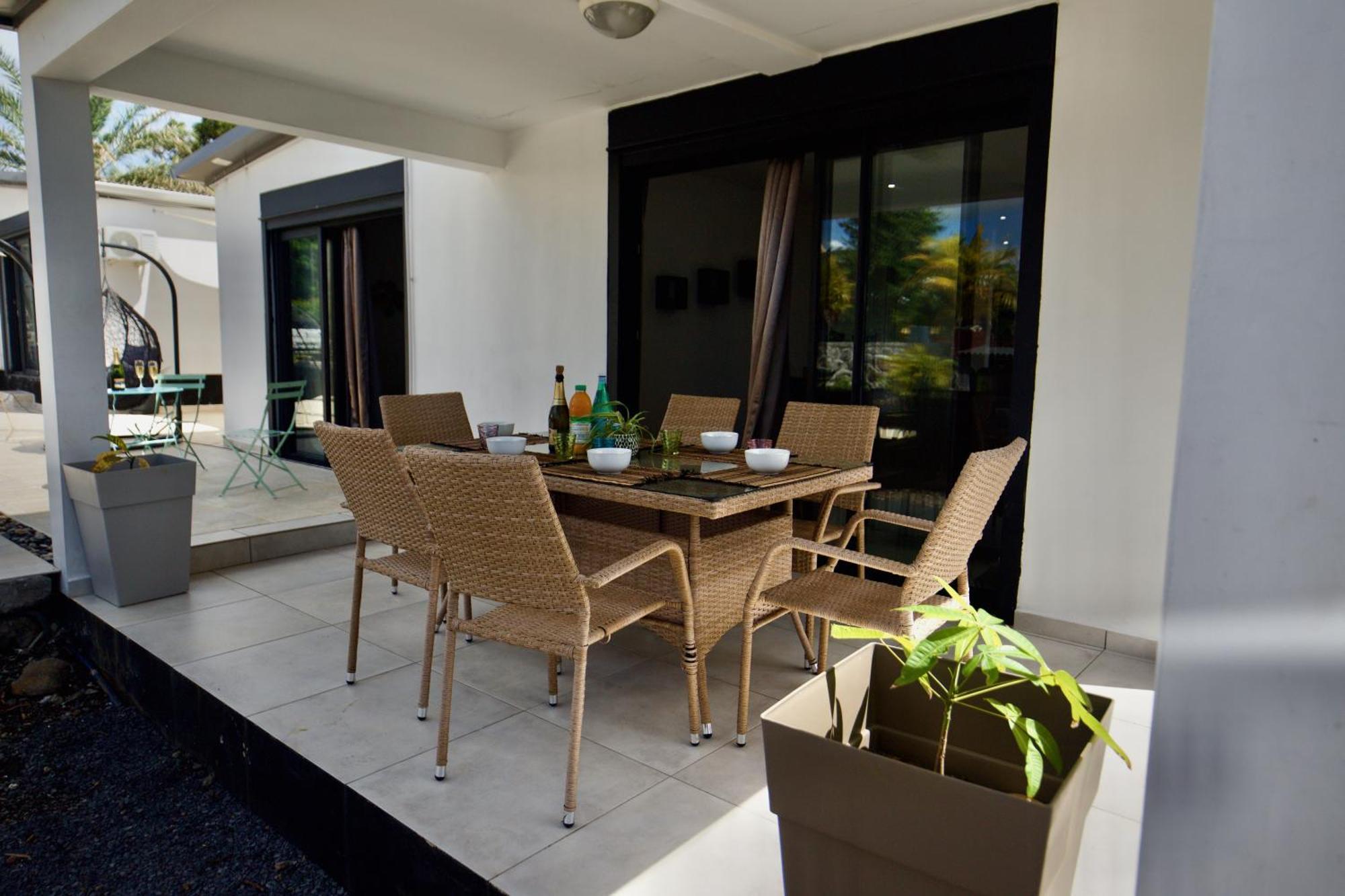 Le Beau Vallon 1- Jacuzzi Privatif Et Piscine Chauffee Partagee Saint-Benoît 外观 照片