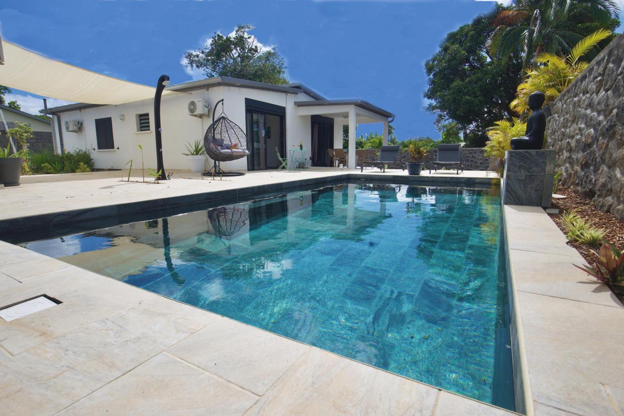 Le Beau Vallon 1- Jacuzzi Privatif Et Piscine Chauffee Partagee Saint-Benoît 外观 照片